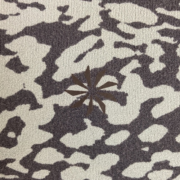 Athleta Salutation Joggers Ocelot Spot Print Blue Green Animal Print L Workout - Picture 10 of 13